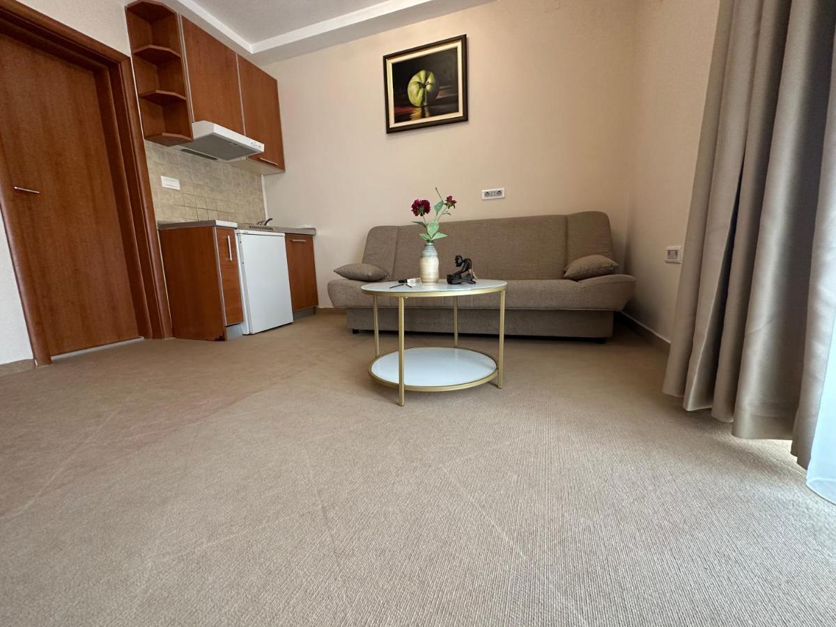 Vila Danica Tivat Apartman Kültér fotó