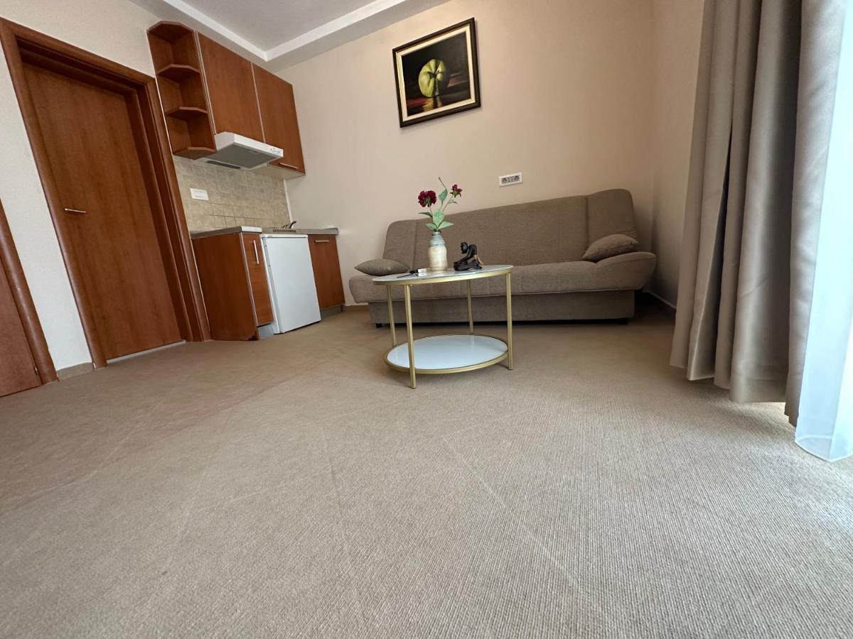 Vila Danica Tivat Apartman Kültér fotó