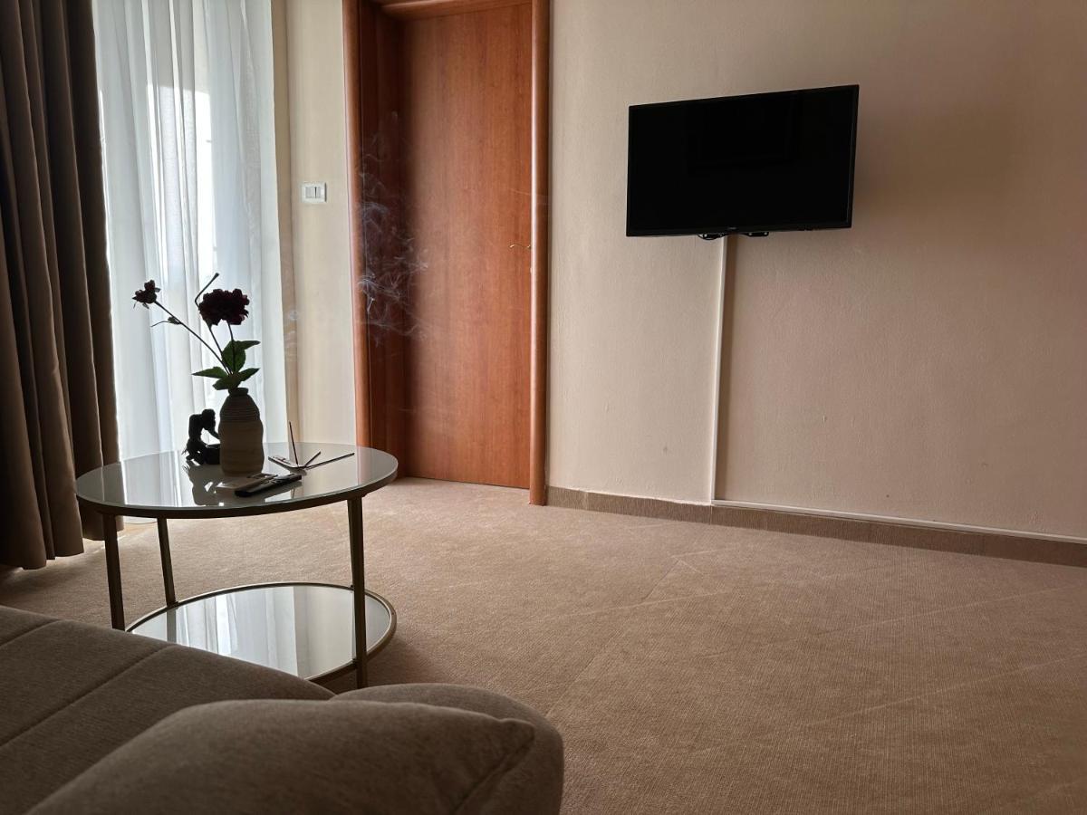 Vila Danica Tivat Apartman Kültér fotó