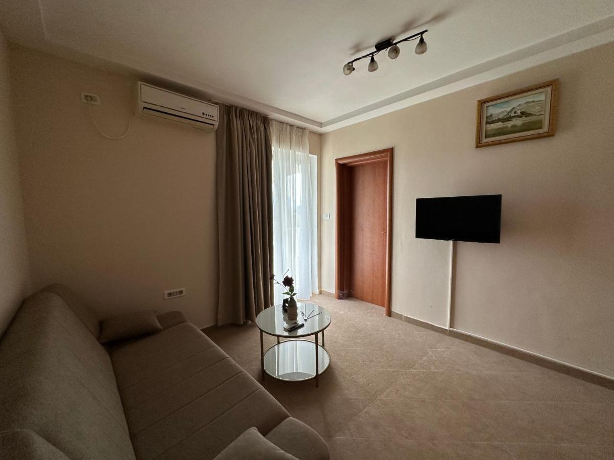 Vila Danica Tivat Apartman Kültér fotó