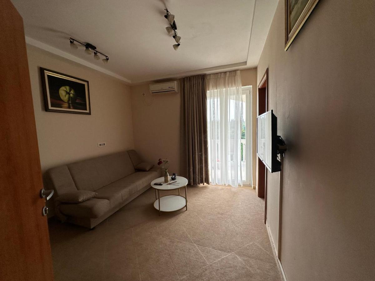 Vila Danica Tivat Apartman Kültér fotó