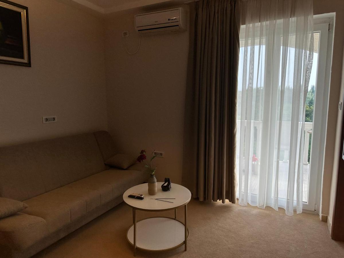 Vila Danica Tivat Apartman Kültér fotó