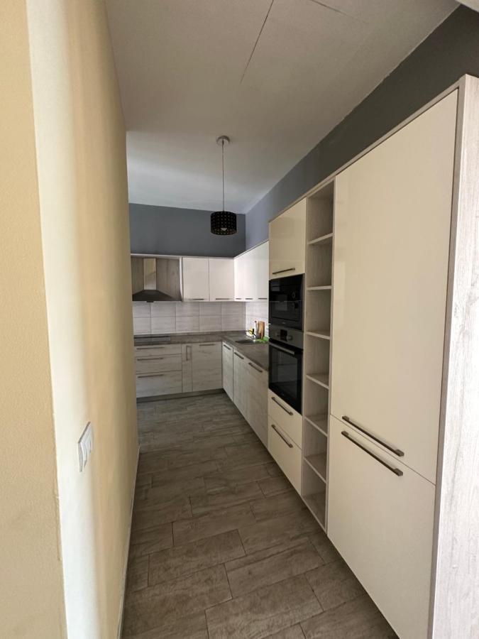 Vila Danica Tivat Apartman Kültér fotó