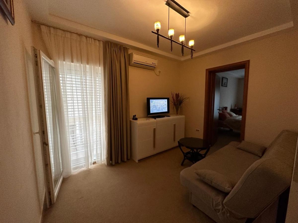 Vila Danica Tivat Apartman Kültér fotó