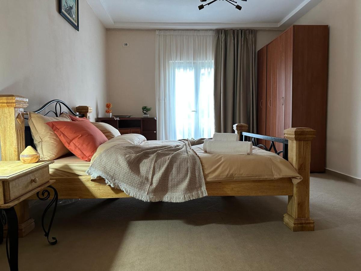 Vila Danica Tivat Apartman Kültér fotó