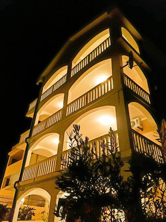 Vila Danica Tivat Apartman Kültér fotó